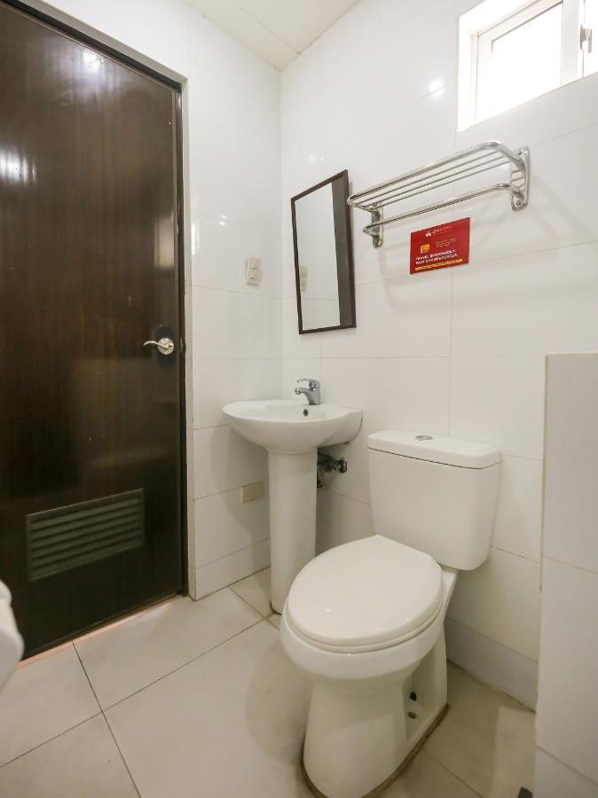 Oyo 842 Smiles Apartelle 2* San Juan (Metro Manila)