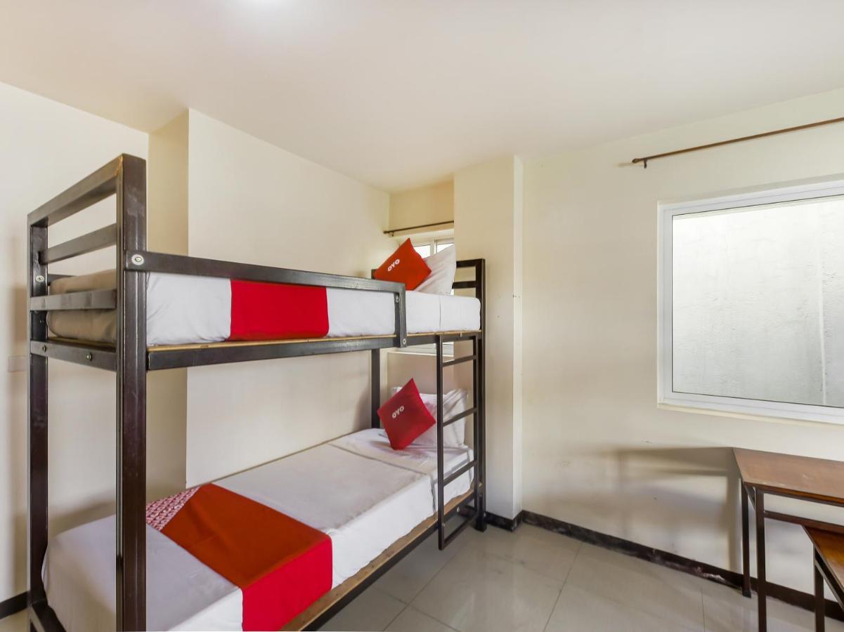 Oyo 842 Smiles Apartelle 2* San Juan (Metro Manila)